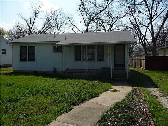 2nd image of 1005 Karen Ave