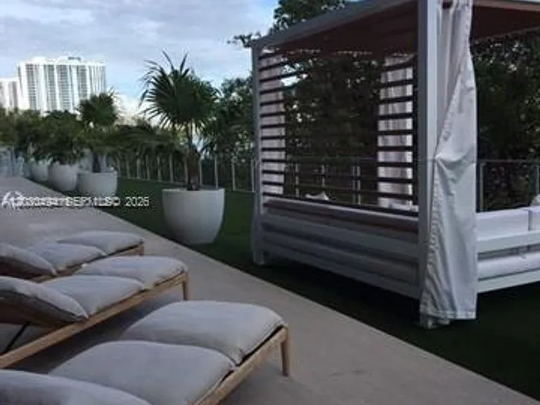 16385 Biscayne Blvd #621 — Photo 34