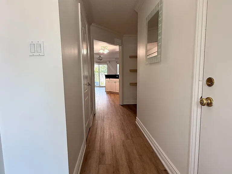 1133 Westview Ter — Photo 3