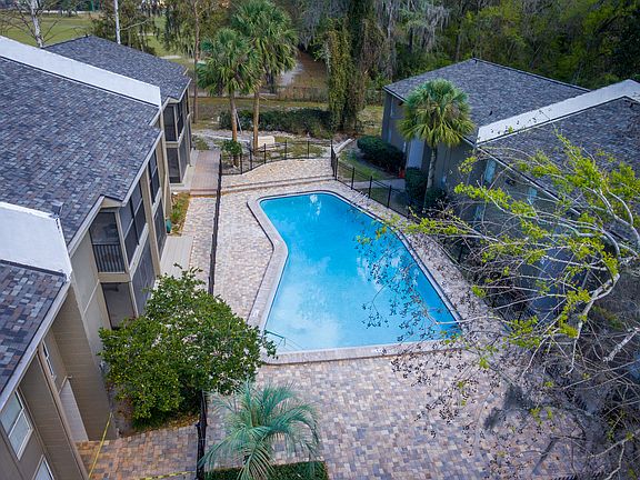2nd image of 1001 NW 39th Ave