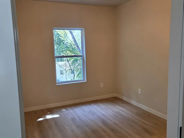 5724 Wallwood Rd — Photo 13