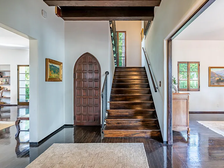 1098 Golf Rd — Photo 15