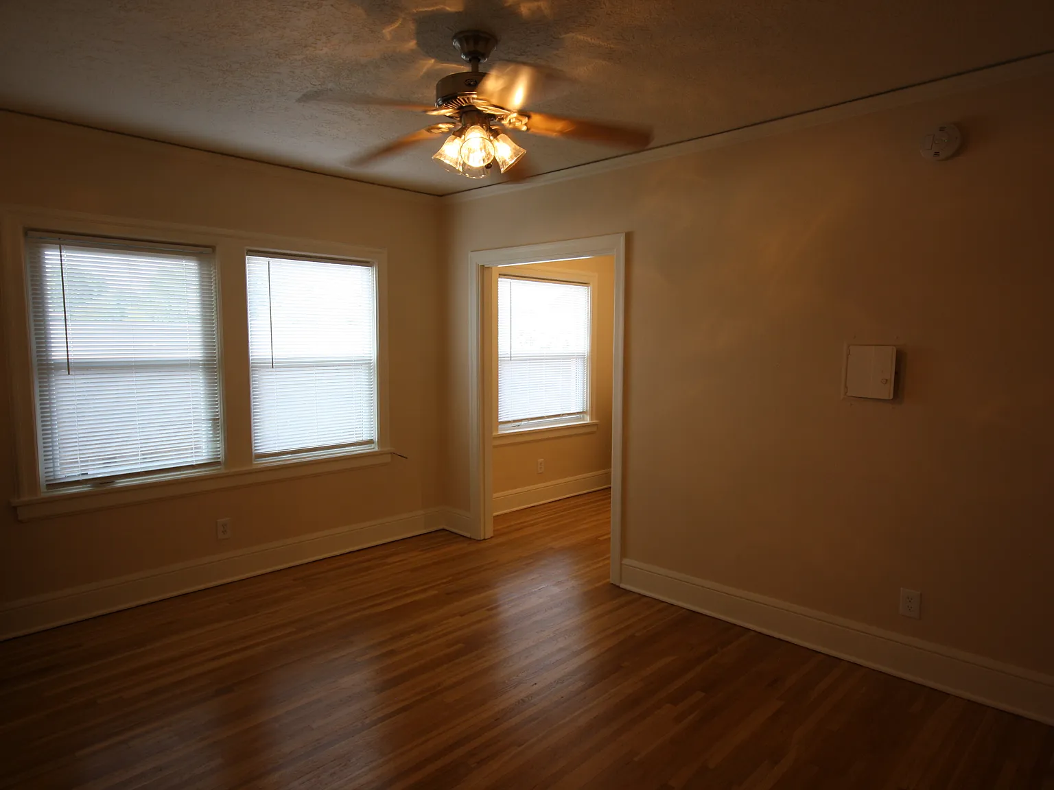 Studio, 350 sqft, $1,170 — Photo 2