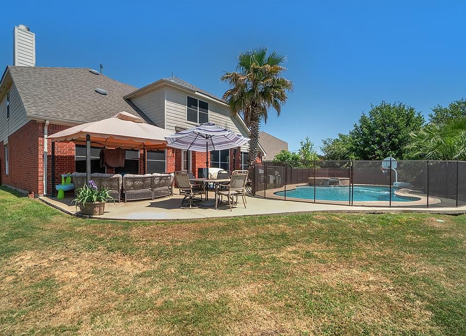 1st image of 304 Millington Trl