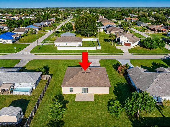 4th image of 1122 SW Del Rio Boulevard
