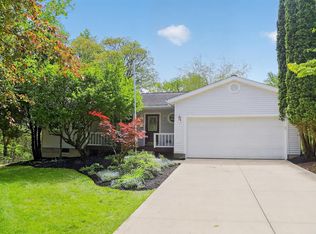 714 Greenbriar Cir, Howard, OH 43028