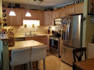 600 Laurel Lake Rd, Thiensville, WI 53092