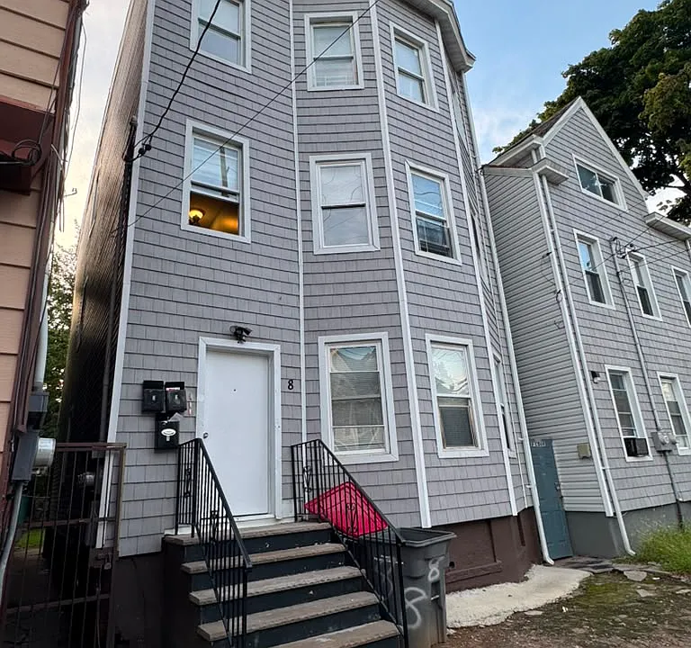 8 Graham Ave #2