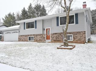 1521 Patricia Dr, West Bend, WI 53090