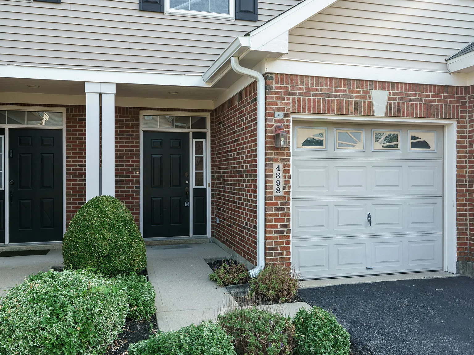 2 bed, 2.5 bath, 1116 sqft, $1,600 — Photo 4