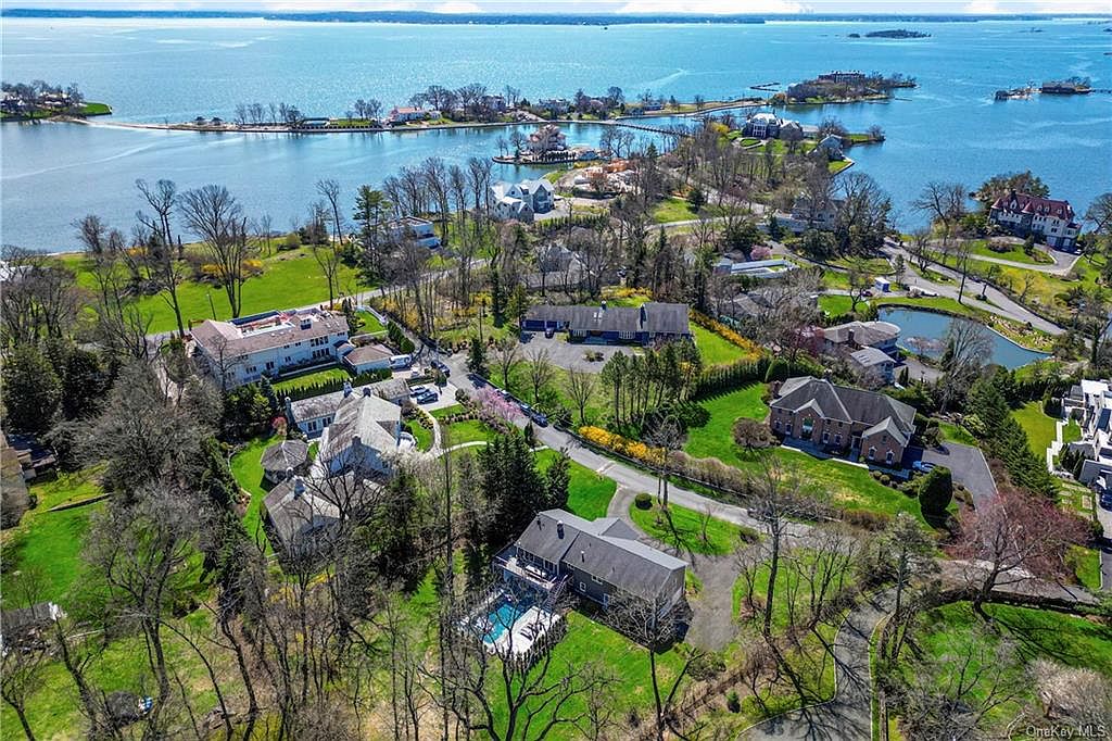 65 Premium Point, New Rochelle, NY 10801 Zillow