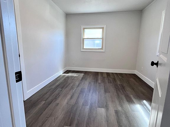 5th image of 3266 E 12th Ave