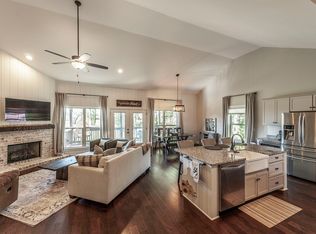 143 W Hester Rd, Cottontown, TN 37048