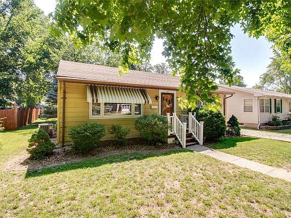 2nd image of 523 Sotier Pl
