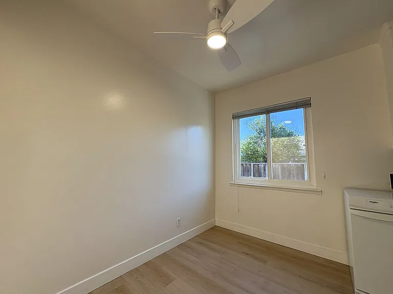 Charming 2 Bedroom, 2 Bathroom Home in Redwood City — Photo 19