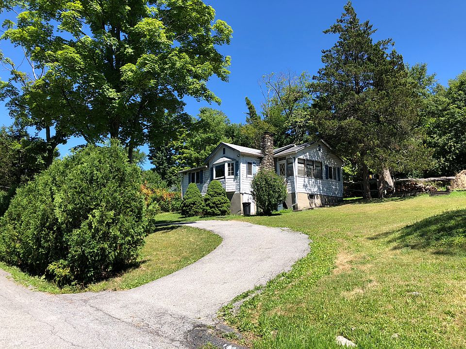 1st image of 9 Crestwood Trl