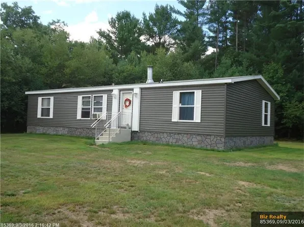 24 Everett Ave, Oxford, ME 04270