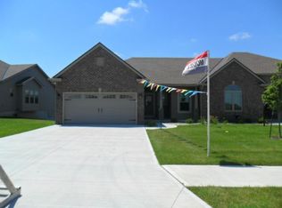4508 Stonebridge Dr, Saint Joseph, MO 64505