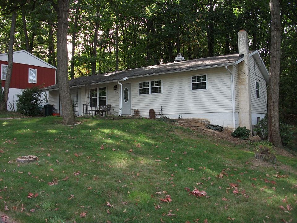 1st image of 1901 Fairwood Ln