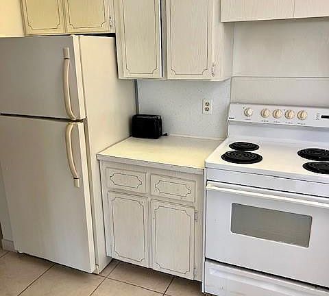 4th image of 1455 N 12th Ct APT 6B