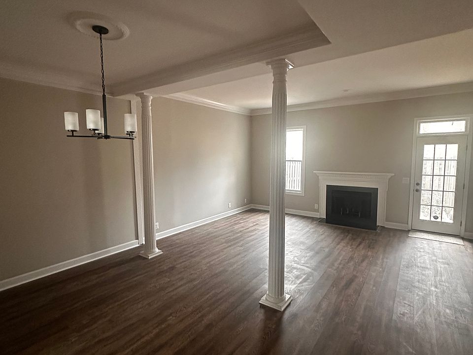 1st image of 3471 Golf Club Ln