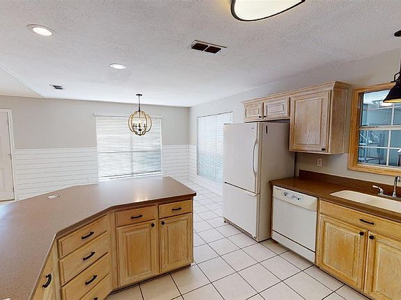 2nd image of 15662 County Road 4191