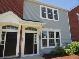 107 Springbrook Trl S, Oswego, IL 60543