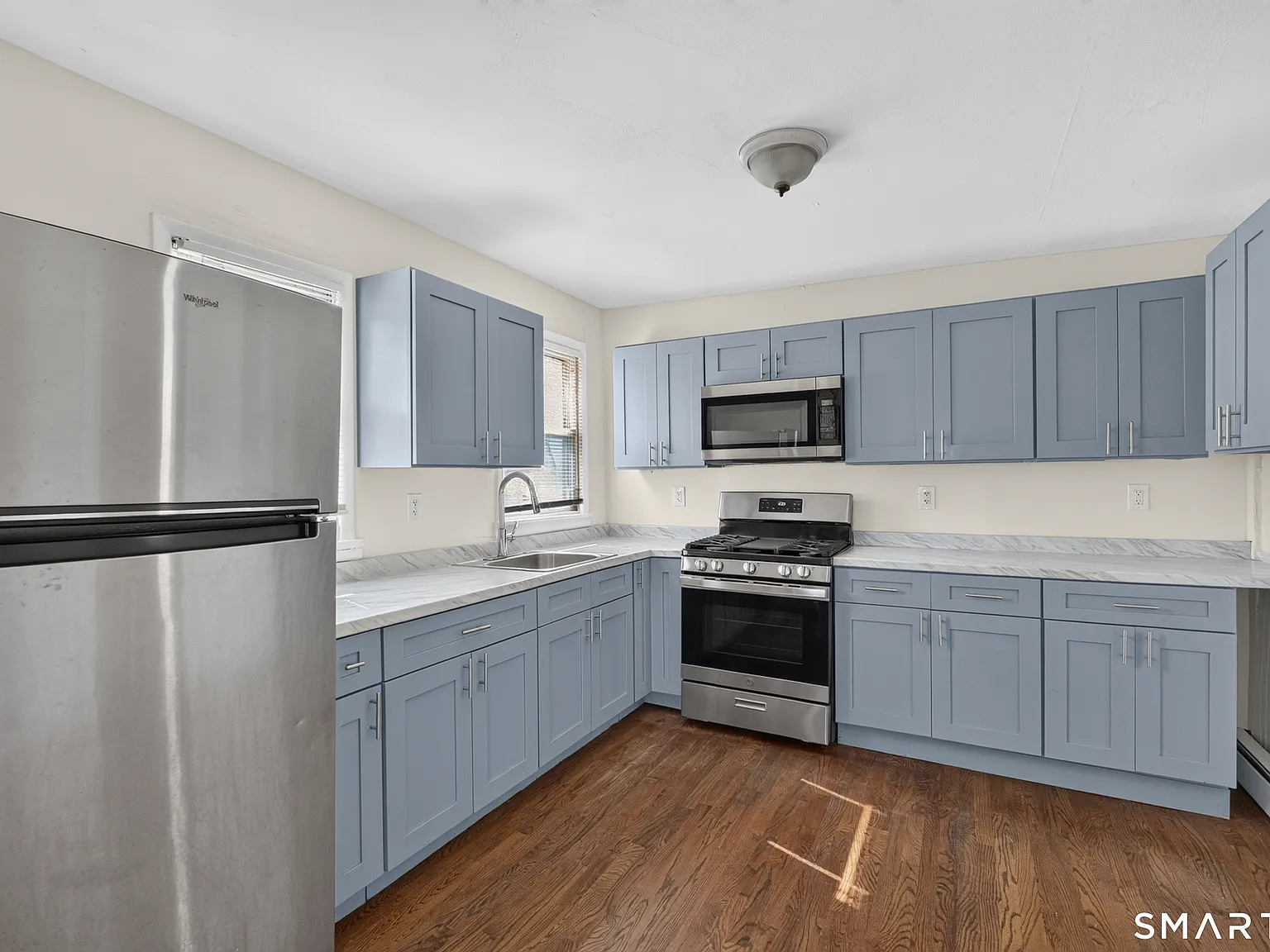 4 bed, 1.0 bath, 1455 sqft, $2,800 — Photo 2