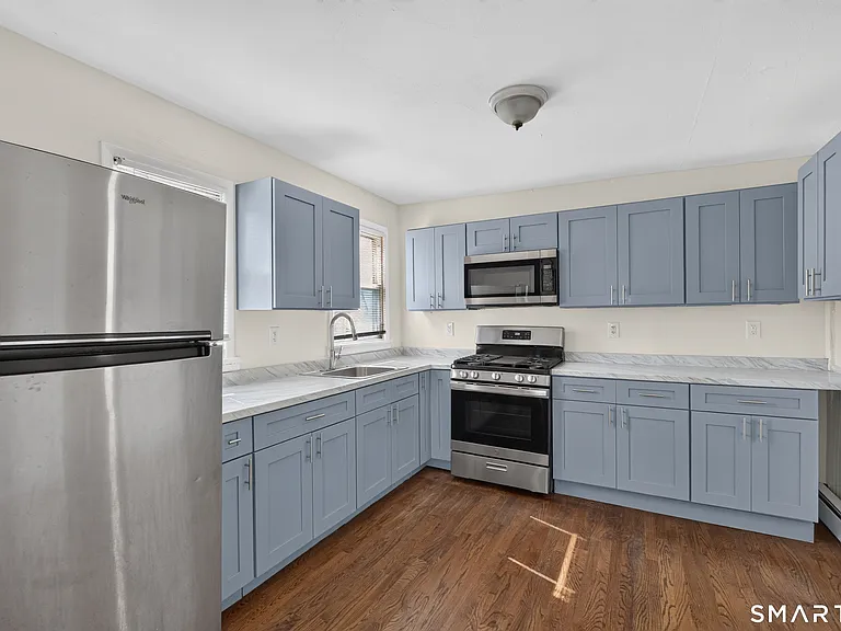 40-44 Vine St #3 — Photo 2