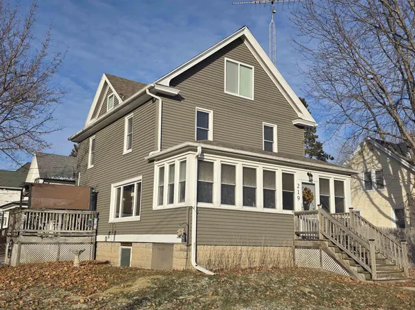 219 Spring Street, Fox Lake, WI 53933