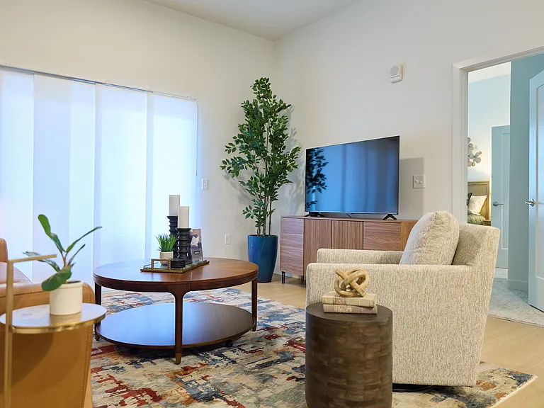 The George Apartments — Photo 5