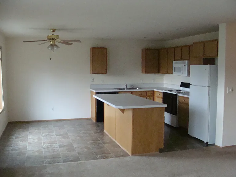 1718 SE 11th Ave — Photo 4