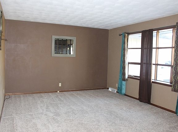 2nd image of 4717 Luna Dr