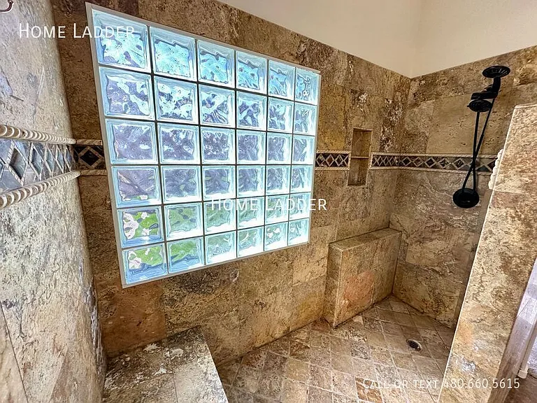 445 E Cantebria Dr — Photo 15