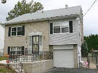 2073 Red Lion Rd, Philadelphia, PA 19115