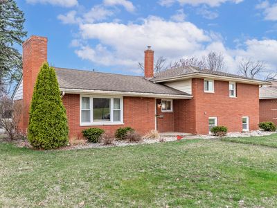 8230 Hawthorne Dr, Munster, IN, 46321