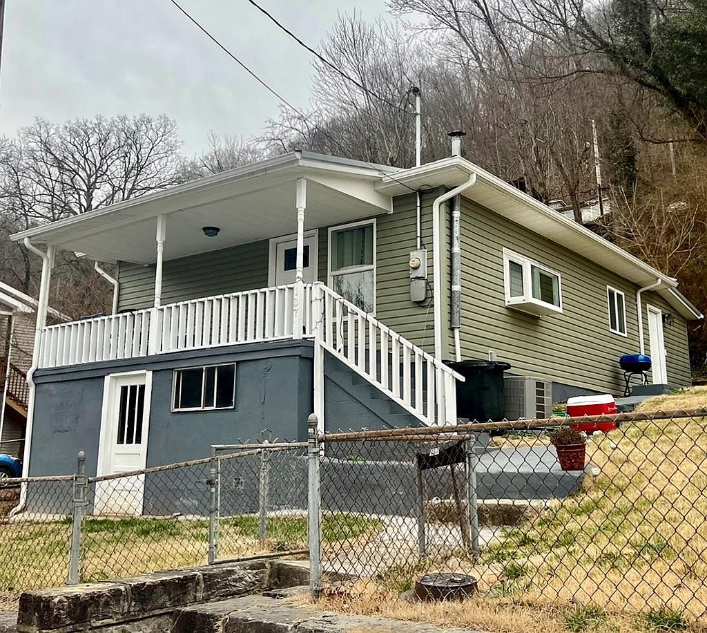 137 Moore St, Hazard, KY 41701 Zillow