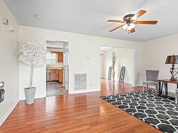 4th image of 3850 Man O War Blvd
