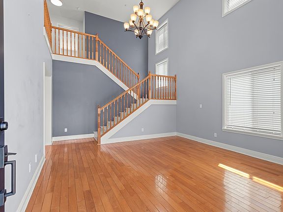 5th image of 246 Carmel Ave #246