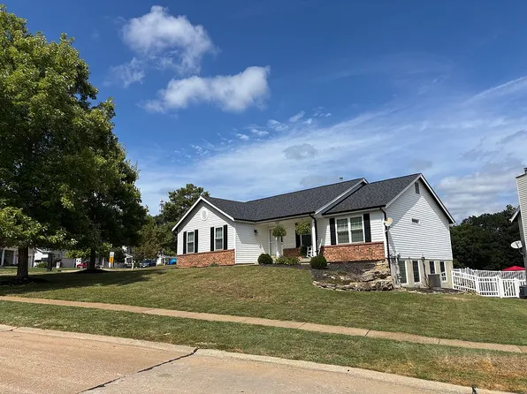 102 Hunters Lake Ct, Eureka, MO 63025