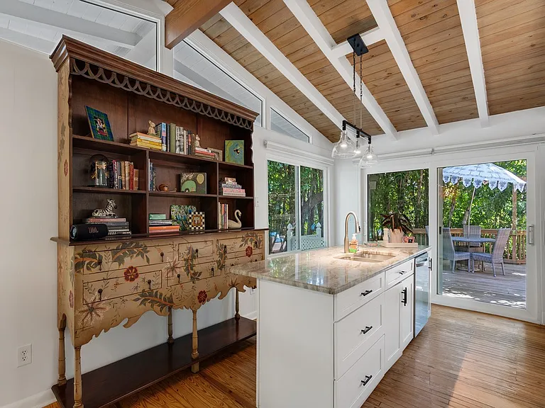1930 W Shell Ln — Photo 8