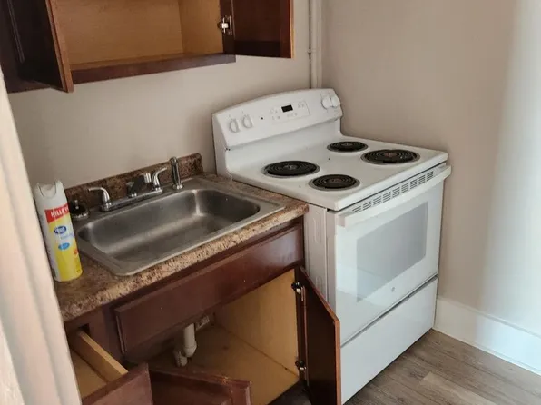 6 North Main Street, 6 Main St #402, Rochester, NH 03867