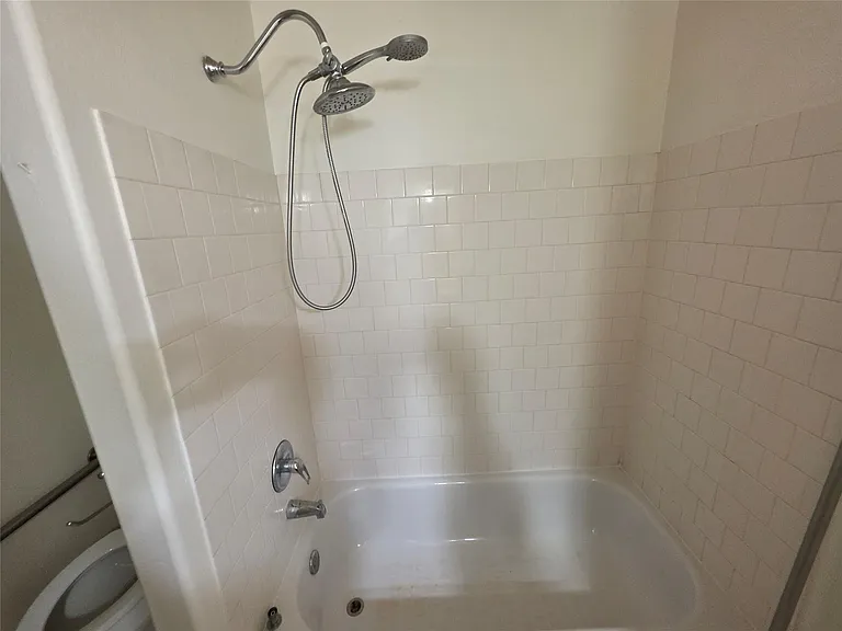 10635 Royal Cavins Dr — Photo 11