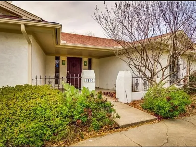 Linda Ln — Photo 3