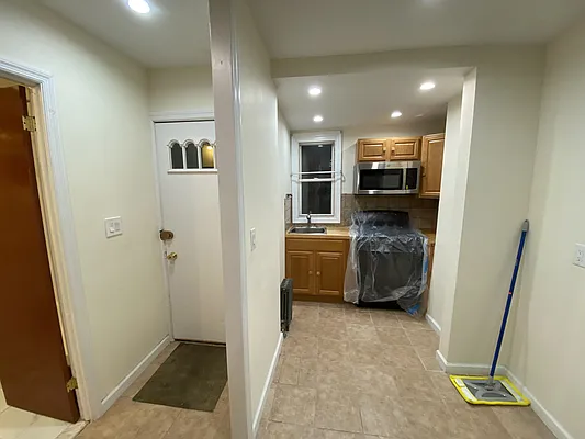 Rented by Highline Residential | media 10