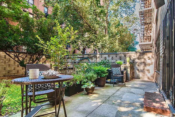 Sold by Compass | media 31