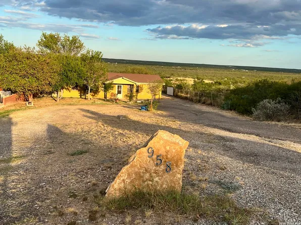 958 Fm 2030, Eagle Pass, TX 78852
