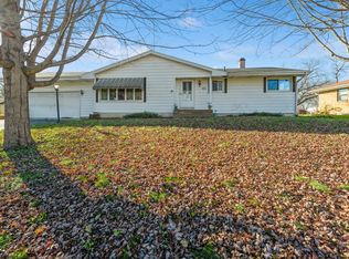 9617 Jean Dr, Hebron, IL