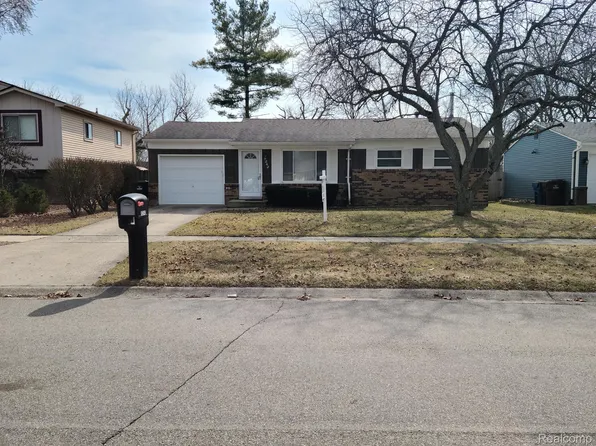 9242 Panama Ave, Ypsilanti, MI 48198