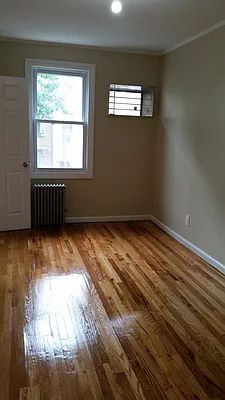 Rented by MCR Realty | media 40